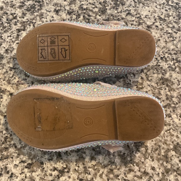 Kelly & Katie toddler shoes barely worn - Picture 4 of 5